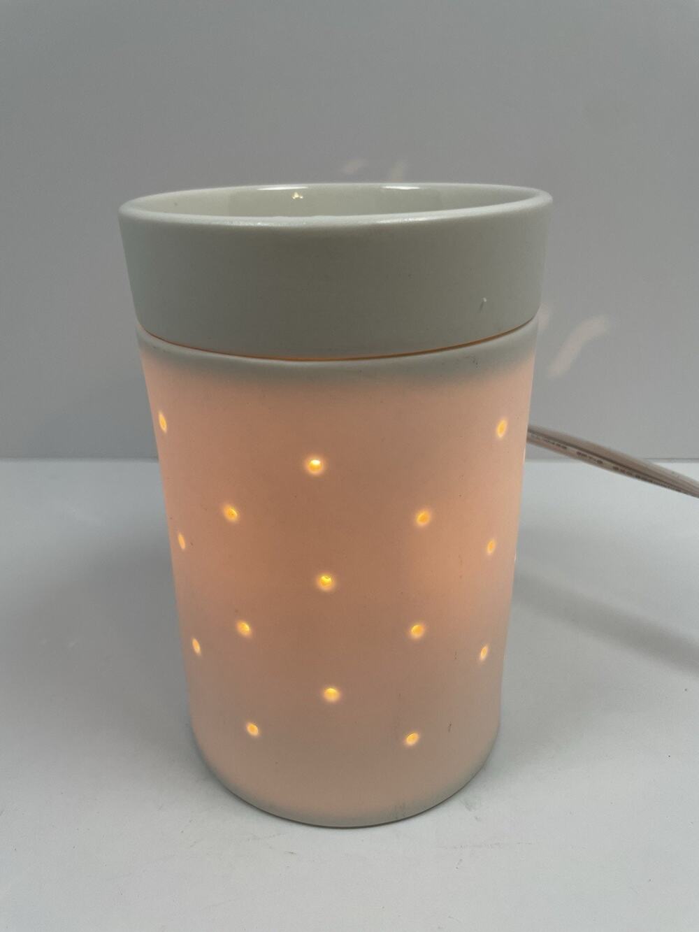 Scentsy White Etched Core Full Size Wax Warmer 6” With One Wrap (Halloween)